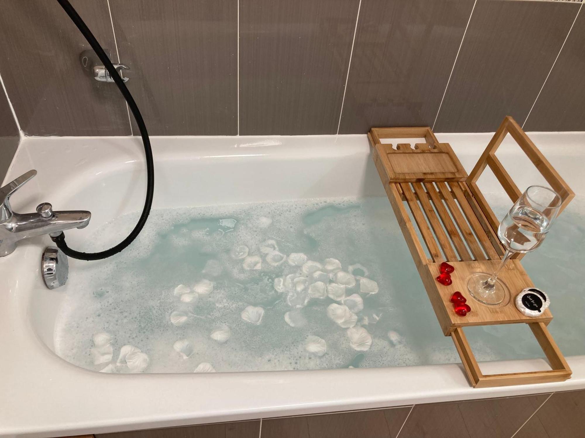 Comfort And Tranquility Near Lyon And Groupama Stadium, 4 Personnes Meyzieu Exterior foto